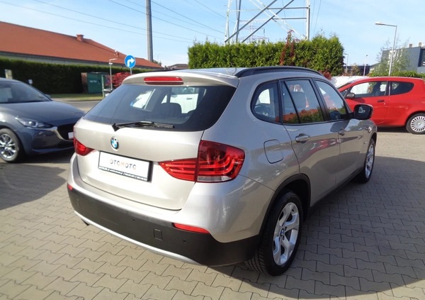 BMW X1 cena 42900 przebieg: 156000, rok produkcji 2011 z Kietrz małe 352